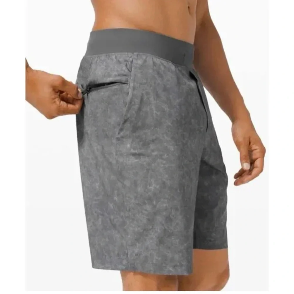 Lululemon T.H.E. Short Men's Medium Gym Training Workout Performance 6